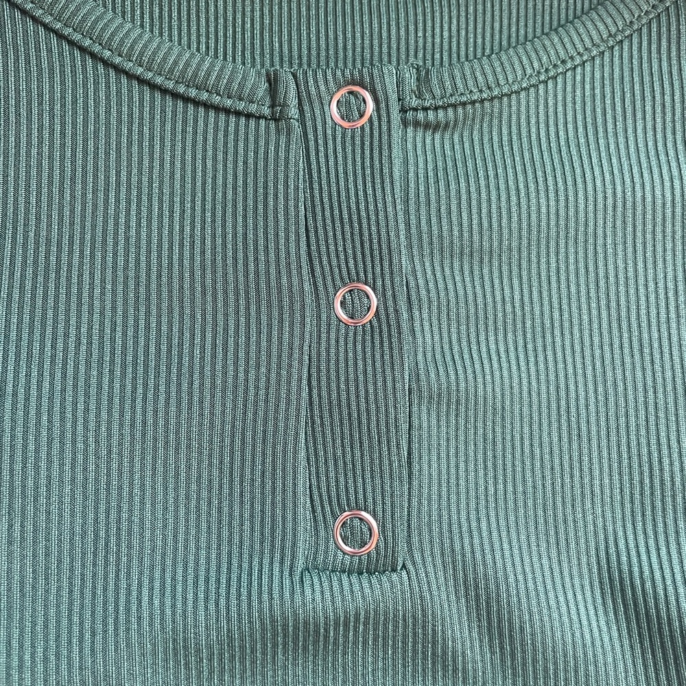 Women's Green Ribbed Top - Picture 3 of 3